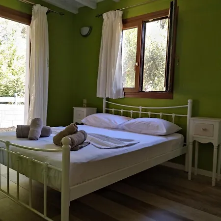 Theonymfi Luxury Appartement Doukádes