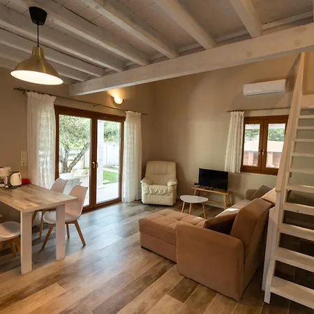 Theonymfi Luxury Apartament Doukádes